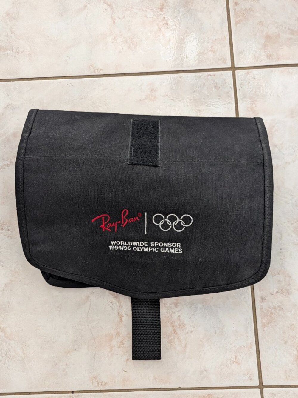 EUC Toiletry bag by Ray Ban (Bausch & Lomb) 1996 Olympic sponsored logo